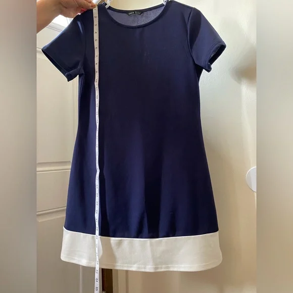 Dress - Picture 3 of 4